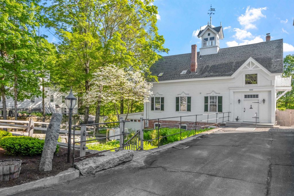 11 Highland Street, Meredith, NH 03253