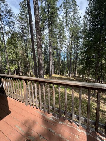 14551 Cattail Ln, Grass Valley, CA 95945