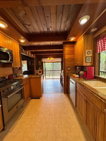 14551 Cattail Ln, Grass Valley, CA 95945