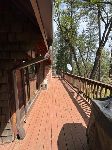 14551 Cattail Ln, Grass Valley, CA 95945