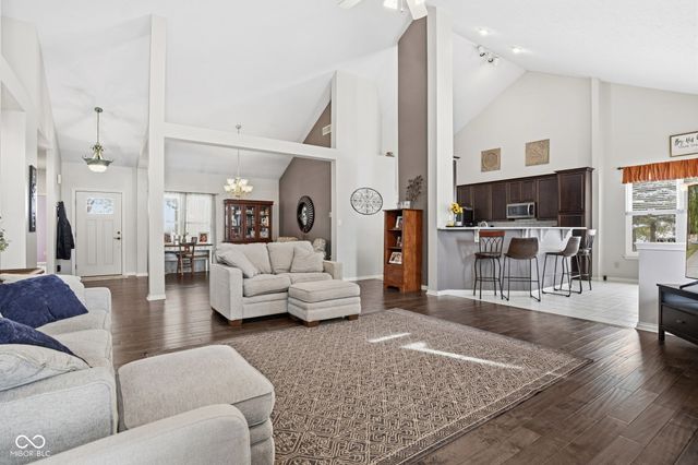 7321 W 300 S, Jamestown, IN 46147