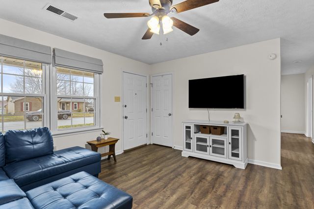 115 Powhatan Trail, Versailles, KY 40383