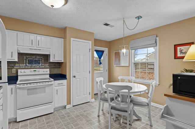 115 Powhatan Trail, Versailles, KY 40383