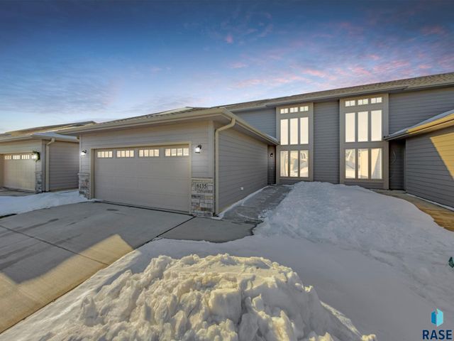 6135 S Bison Pl Place, Sioux Falls, SD 57108