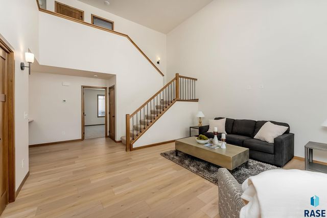 6135 S Bison Pl Place, Sioux Falls, SD 57108