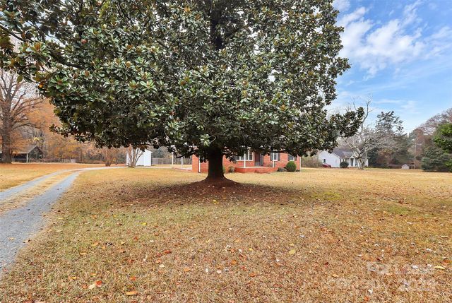 8911 Reames Road, Charlotte, NC 28216