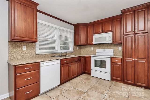 8911 Reames Road, Charlotte, NC 28216