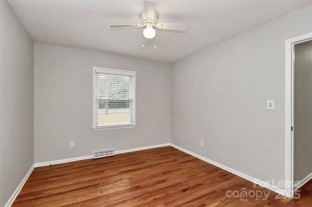 8911 Reames Road, Charlotte, NC 28216