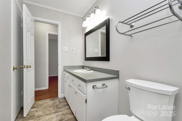 8911 Reames Road, Charlotte, NC 28216