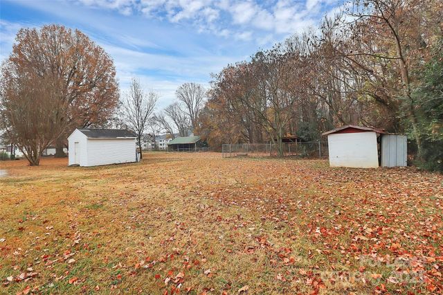 8911 Reames Road, Charlotte, NC 28216