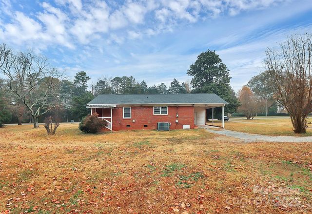 8911 Reames Road, Charlotte, NC 28216