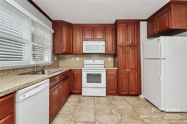 8911 Reames Road, Charlotte, NC 28216