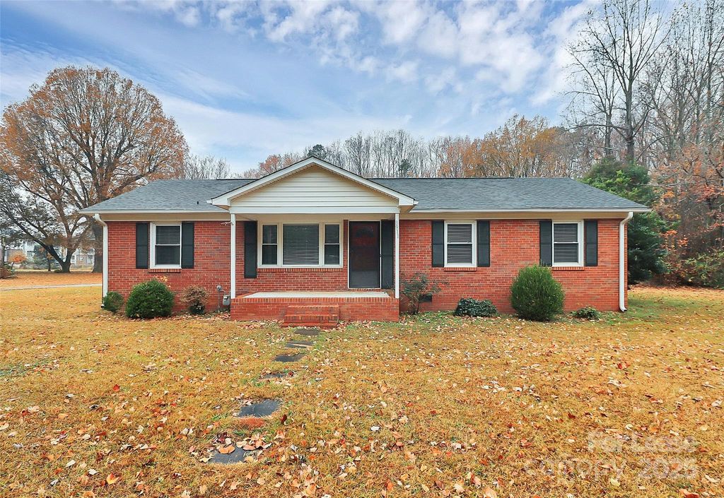 8911 Reames Road, Charlotte, NC 28216