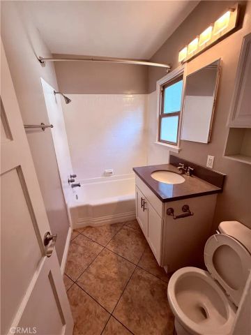 208 Granada 210B, Long Beach, CA 90803