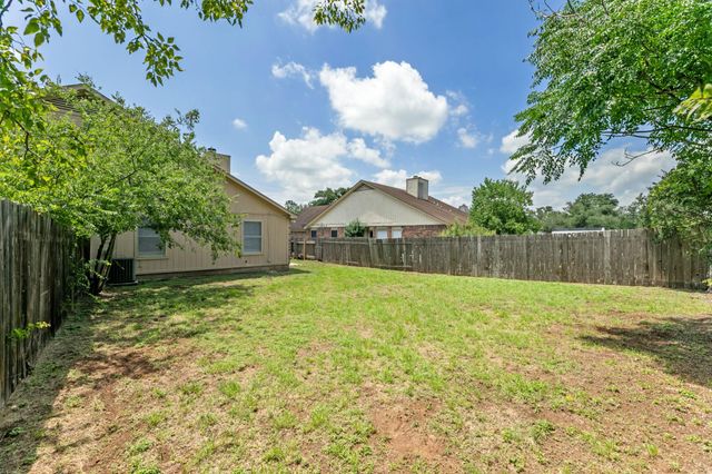 6002 Parkwood DR B, Austin, TX 78735