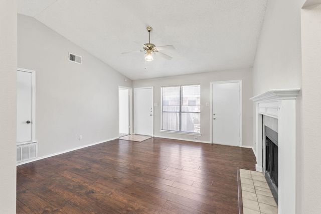 6002 Parkwood DR B, Austin, TX 78735
