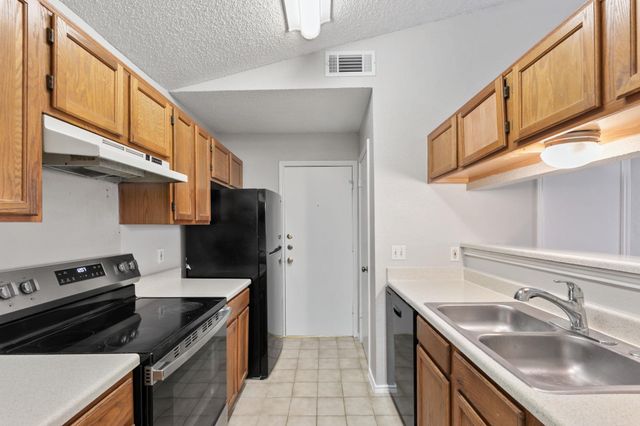 6002 Parkwood DR B, Austin, TX 78735