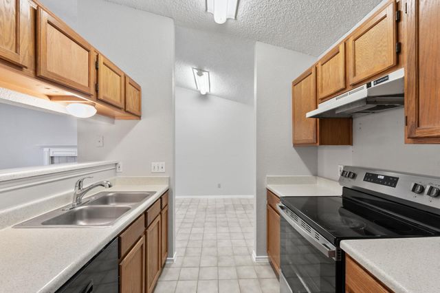 6002 Parkwood DR B, Austin, TX 78735