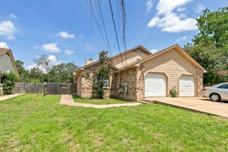 6002 Parkwood DR B, Austin, TX 78735
