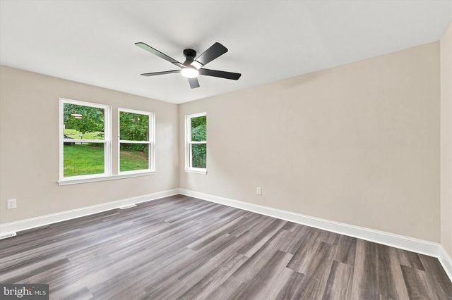 6 RED HILL RD, Aston, PA 19014
