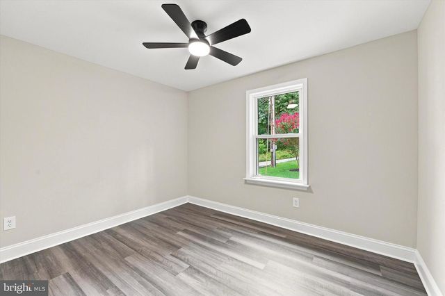 6 RED HILL RD, Aston, PA 19014