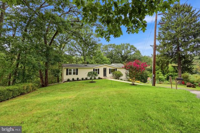 6 RED HILL RD, Aston, PA 19014