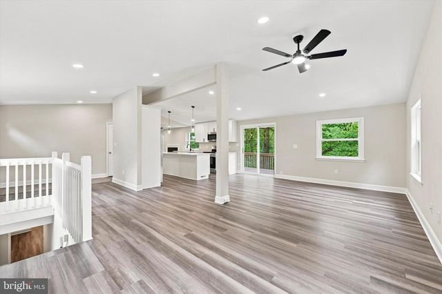 6 RED HILL RD, Aston, PA 19014