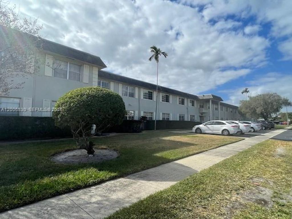 1560 Mckinley St 101W, Hollywood, FL 33020