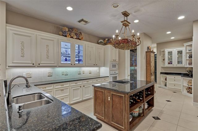 3073 Bentwater Drive, Montgomery, TX 77356