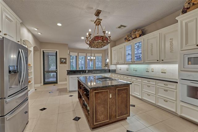 3073 Bentwater Drive, Montgomery, TX 77356