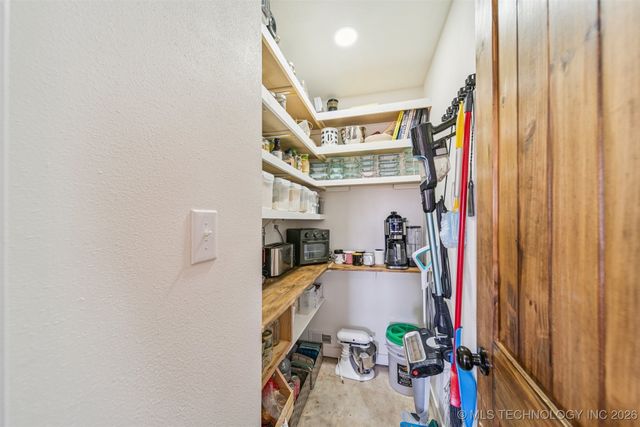 2191 N 190 Road, Mounds, OK 74047