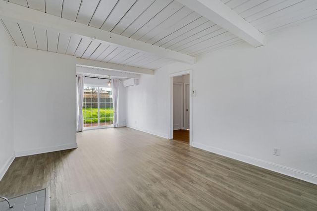 5823 61st St, Sacramento, CA 95824