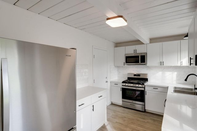 5823 61st St, Sacramento, CA 95824