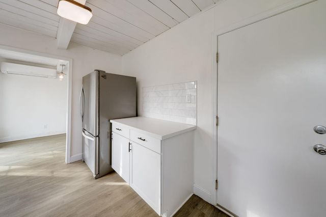 5823 61st St, Sacramento, CA 95824