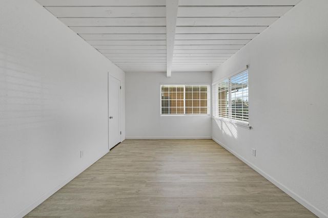 5823 61st St, Sacramento, CA 95824