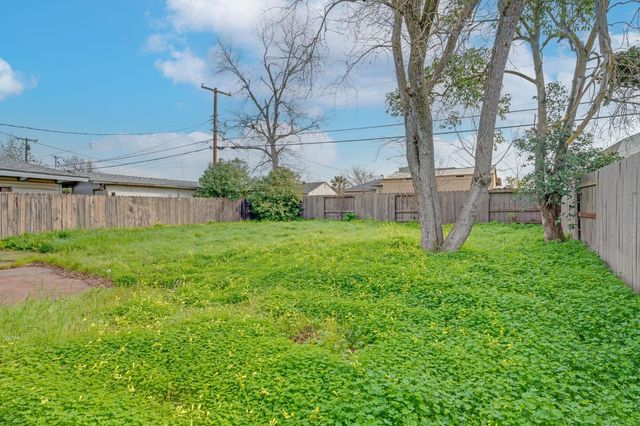 5823 61st St, Sacramento, CA 95824