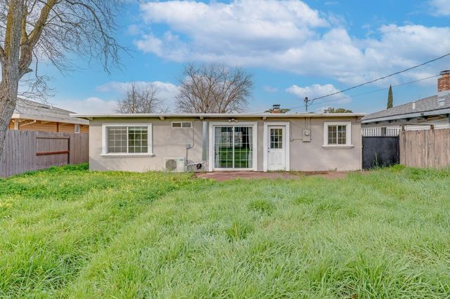 5823 61st St, Sacramento, CA 95824