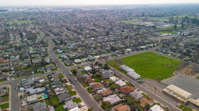 5823 61st St, Sacramento, CA 95824