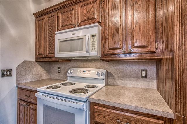 604 E Katelyn Lane, Mustang, OK 73064
