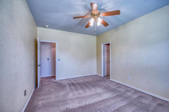 604 E Katelyn Lane, Mustang, OK 73064