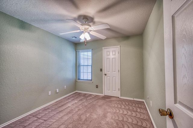 604 E Katelyn Lane, Mustang, OK 73064