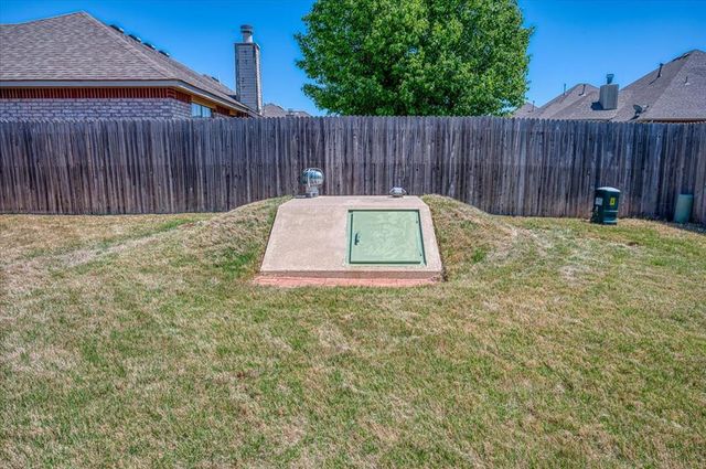 604 E Katelyn Lane, Mustang, OK 73064