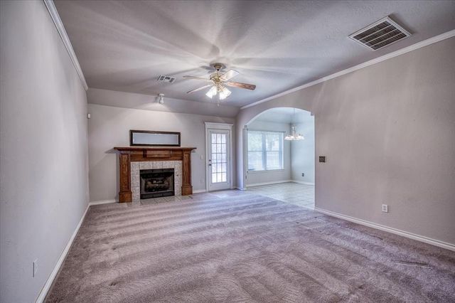 604 E Katelyn Lane, Mustang, OK 73064