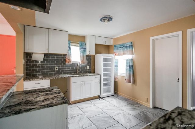 5527 Buckingham Avenue, Detroit, MI 48224