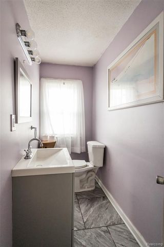 5527 Buckingham Avenue, Detroit, MI 48224