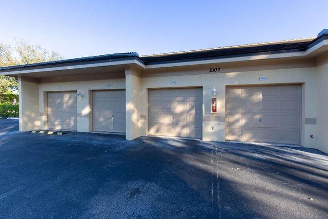 2100 Greenview Shores Boulevard 505, Wellington, FL 33414