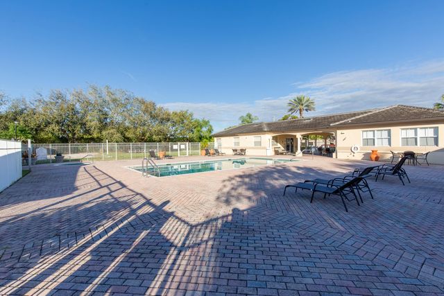 2100 Greenview Shores Boulevard 505, Wellington, FL 33414