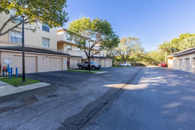 2100 Greenview Shores Boulevard 505, Wellington, FL 33414