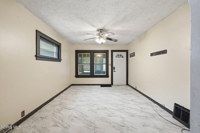 4140 Parrakeet Avenue, Toledo, OH 43612