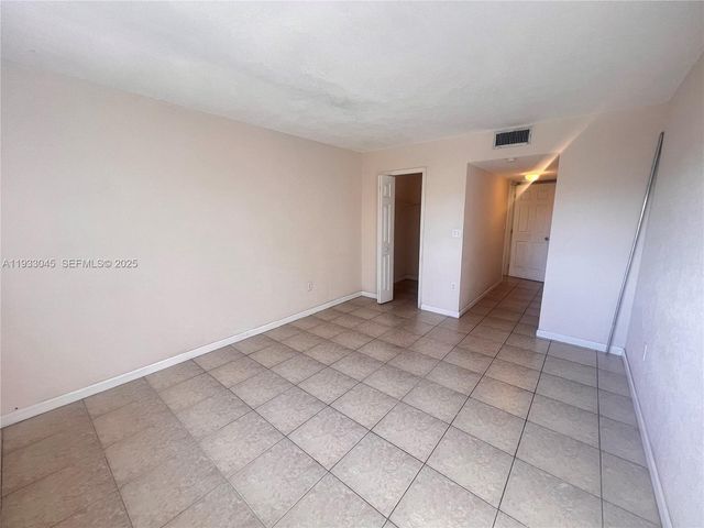 12290 NE 11th Ct 203, North Miami, FL 33161